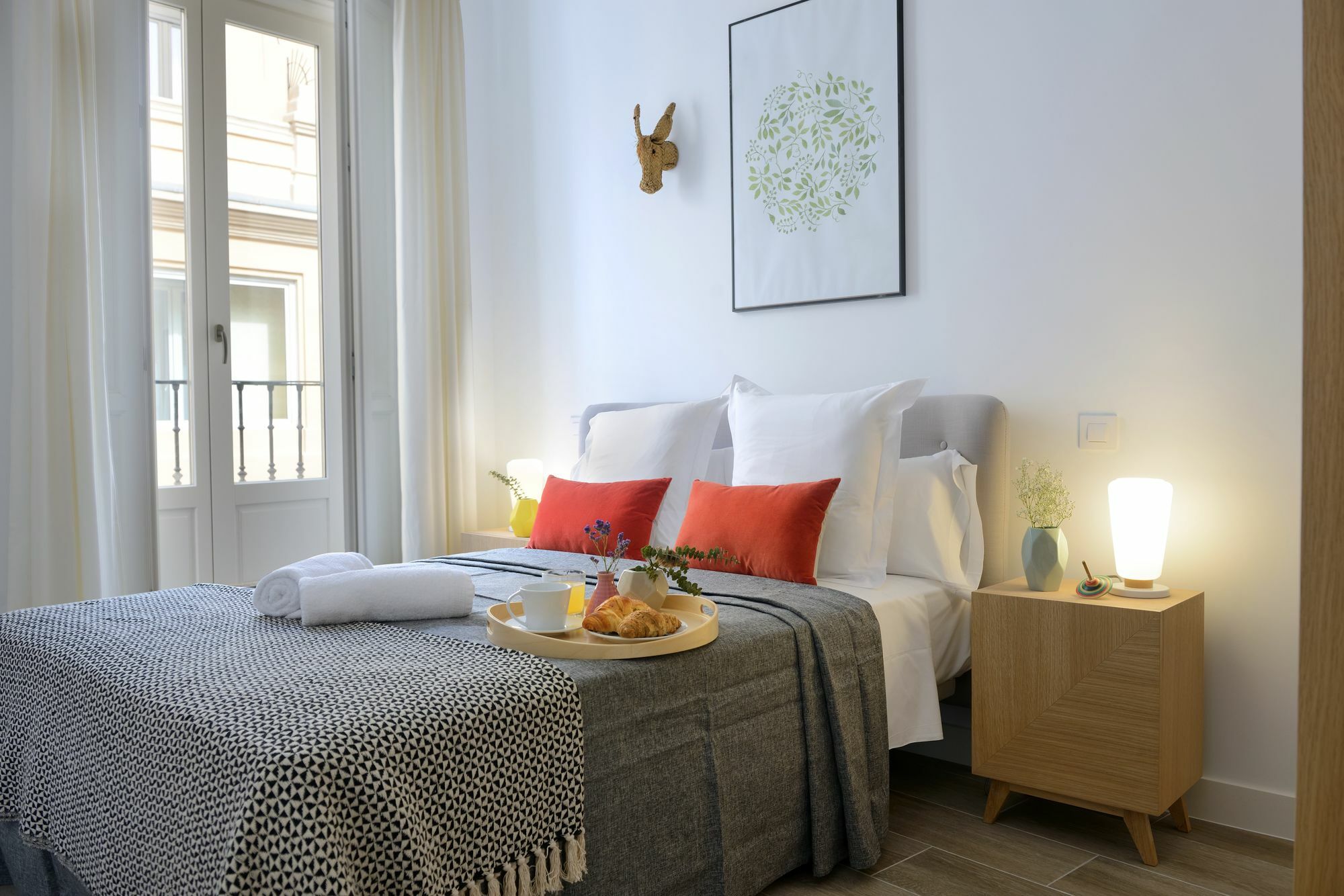 Nqn Aparts & Suites Madrid Ngoại thất bức ảnh