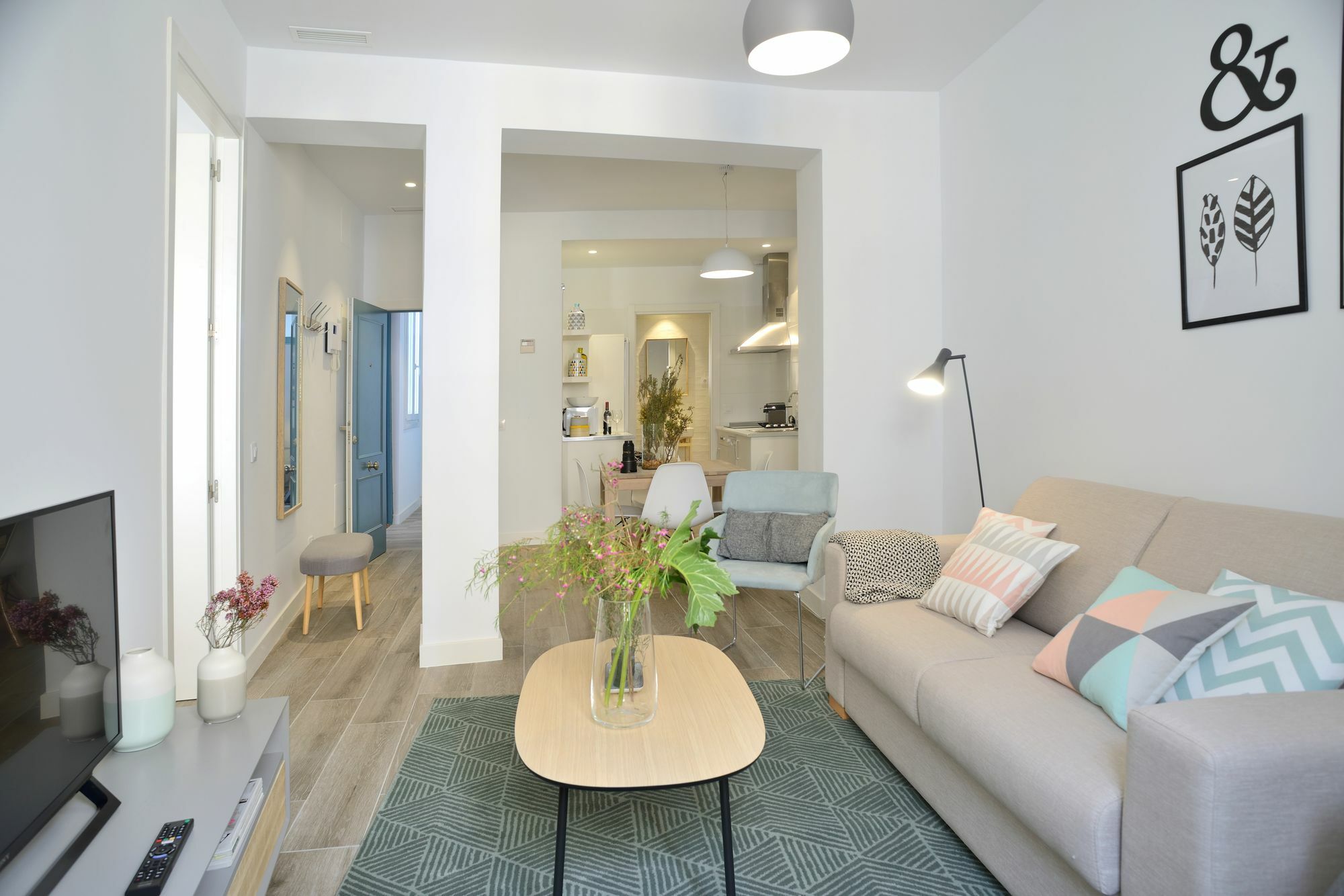 Nqn Aparts & Suites Madrid Ngoại thất bức ảnh